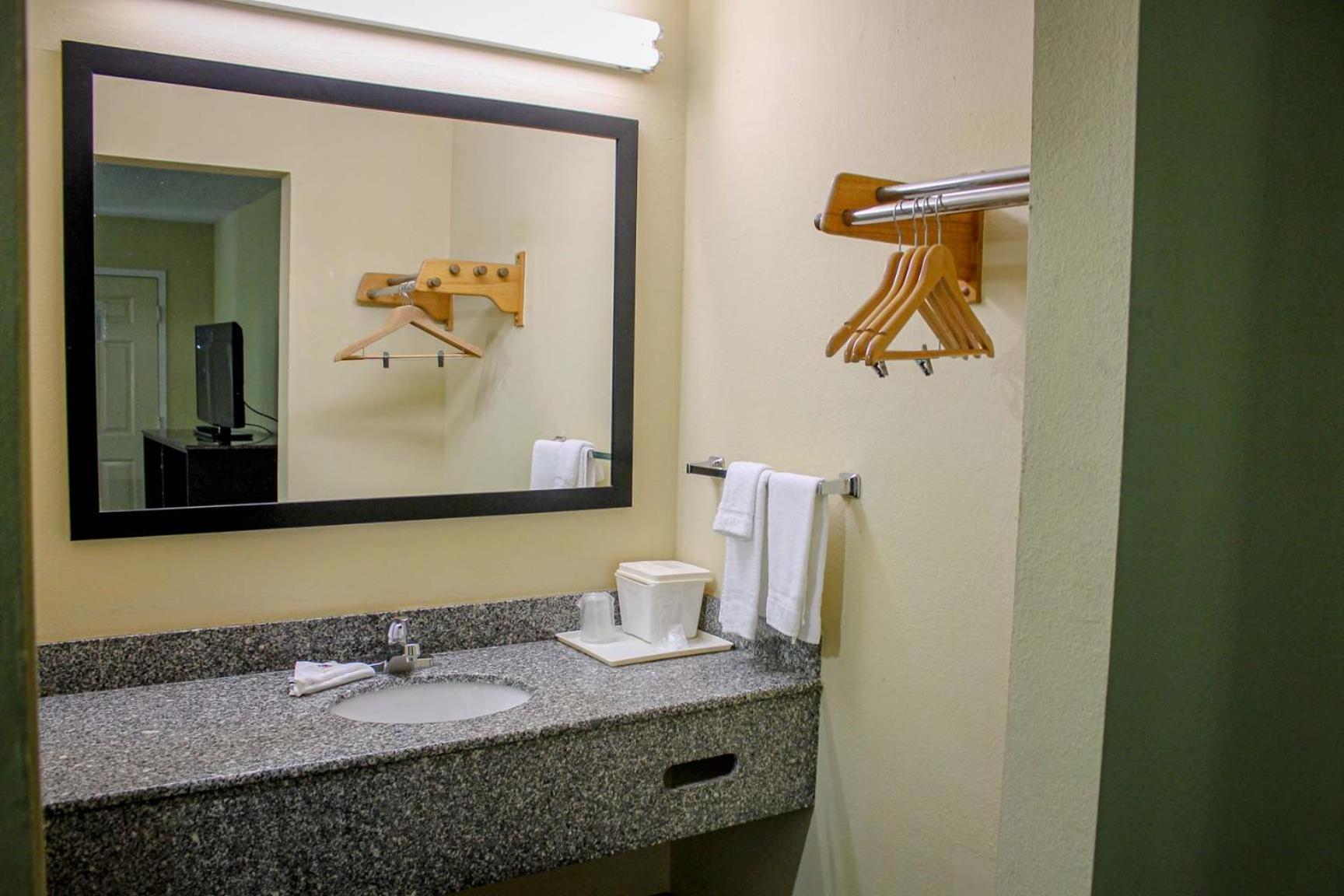 Motel 6 Knoxville, Tn - East Buitenkant foto